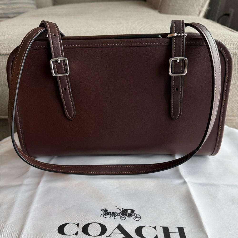Coach Swing Zip Maple
